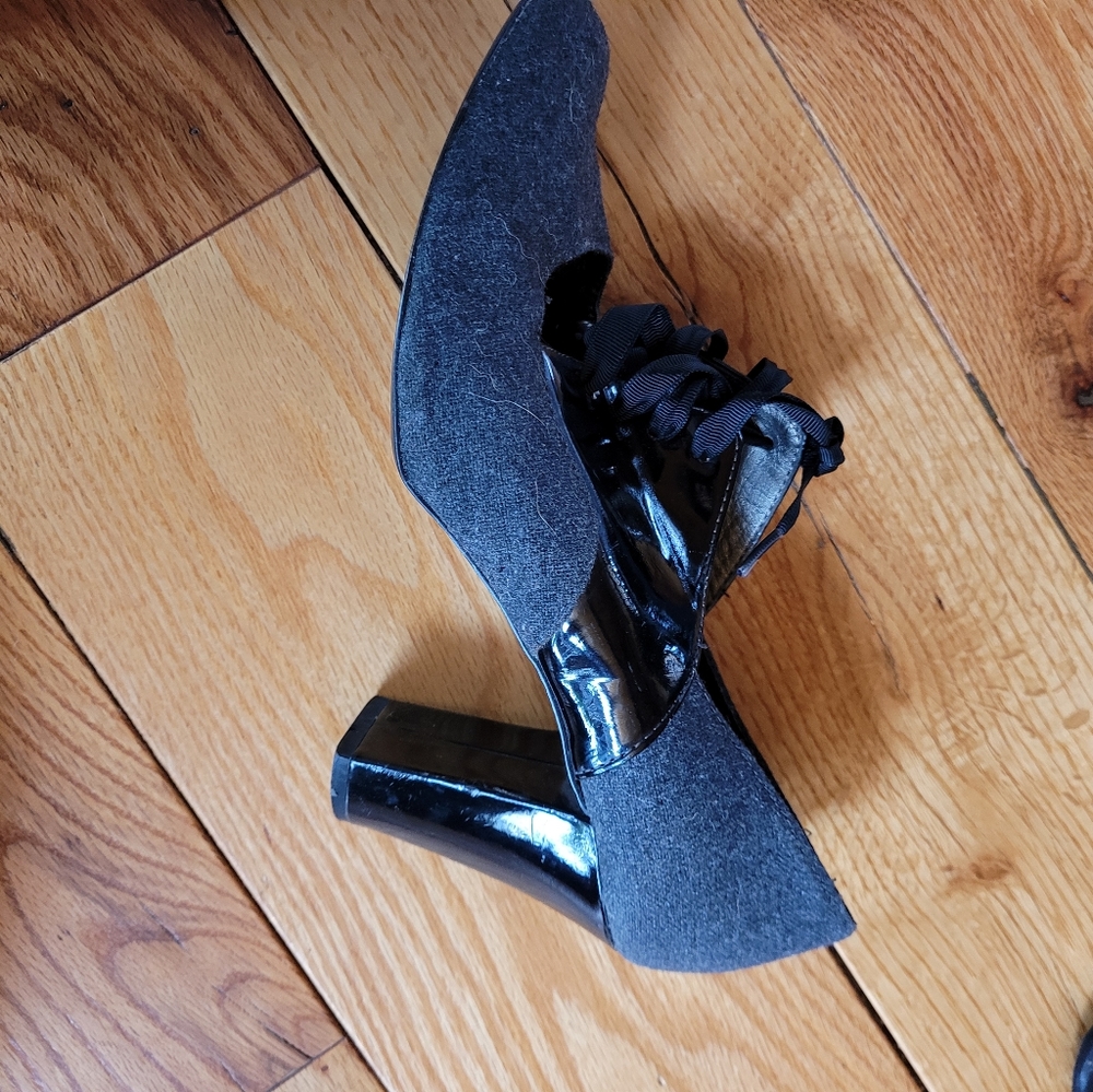Heels - Picture 2 of 2